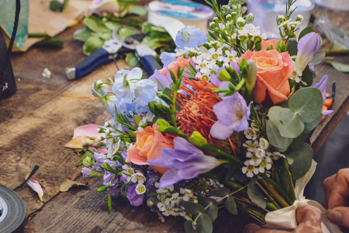 Hand-tied flower arrangement course