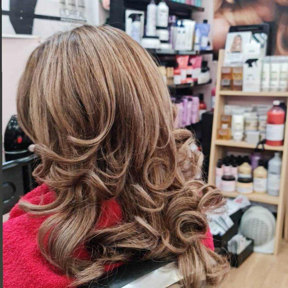 Romy Hair Salon Picture