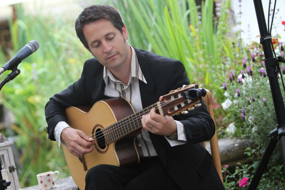 wedding guitarist