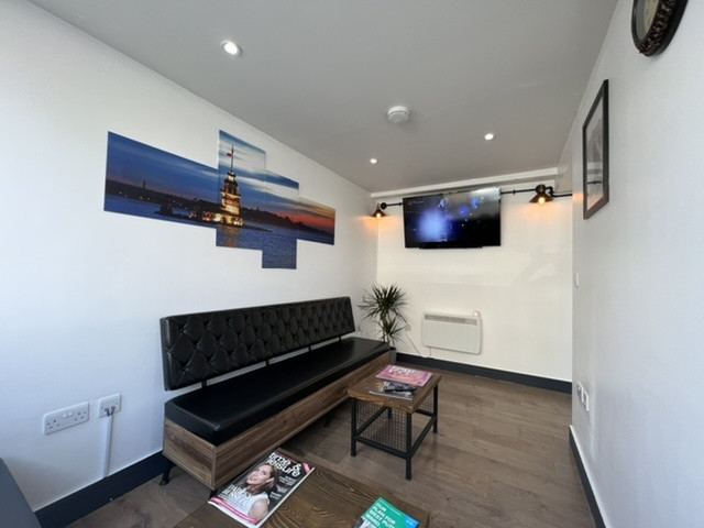 Uppercut Barbers Putney Picture