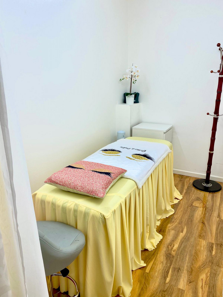 Nail & Eyelash Bar Soho Picture