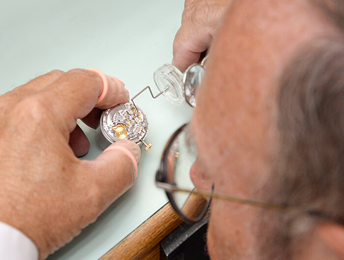Watch Battery Replacement & Repair Picture