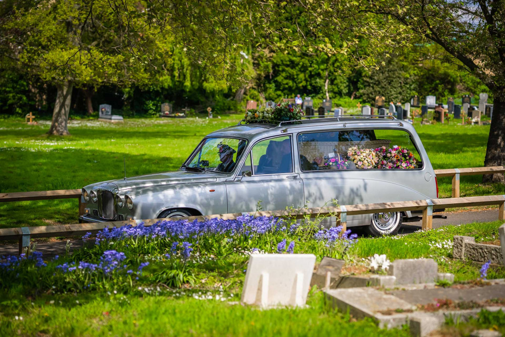 White Rose Modern Funerals Picture