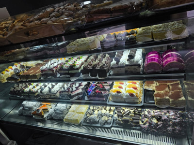 Diamond Cakes image