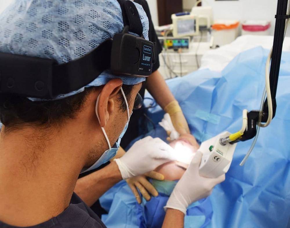 Centre for Advanced Facial Cosmetic and Plastic Surgery: Dr Julian de Silva Picture