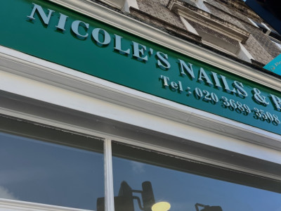 Nicole’ Nails & Beauty image