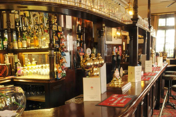 Coach & Horses Picture