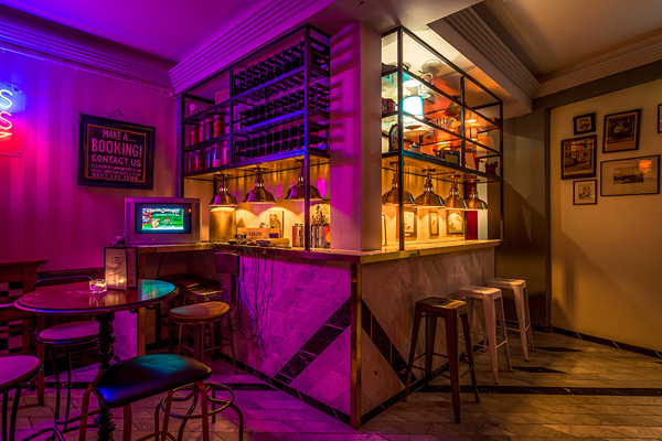 Simmons Bar Picture