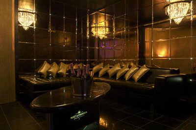 Moet & Chandon Champagne Lounge