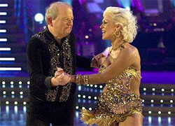 John Sergeant quits Strictly image