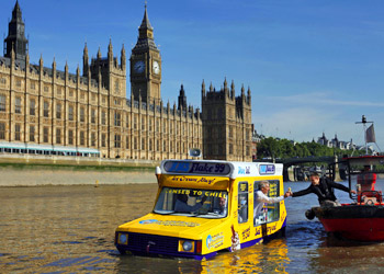 World's First Amphibious Ice Cream Van Sets Sail on Thames image