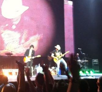 GIG REVIEW: Brad Paisley (with special guest Ronnie Wood) at the 02 Arena image