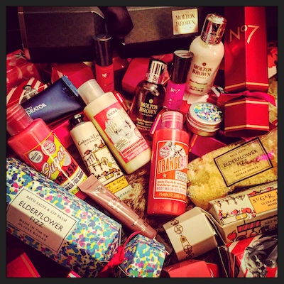 Pull a Beauty Cracker This Christmas image