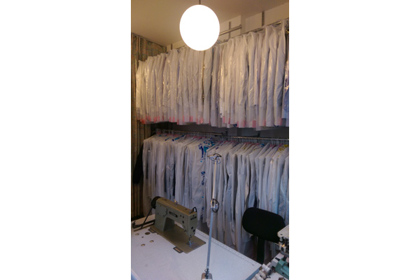 Snow White Master Dry Cleaners Picture