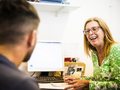 Receive advice at 999 Club