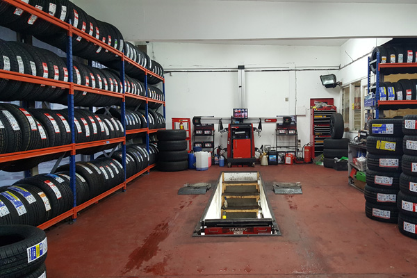 Green Lanes Tyres, 141-143 Green Lanes, London - Tyre Dealers & Fitters ...