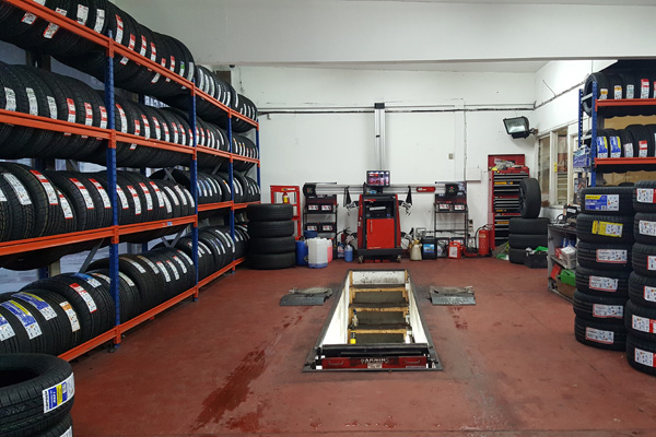 Green Lanes Tyres Picture