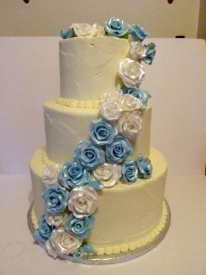Handmade roses and cheese cream fro