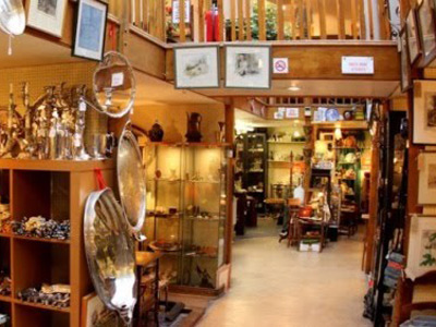 Inside the Antiques Market