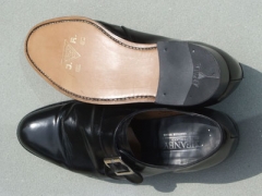 Shoe & key image