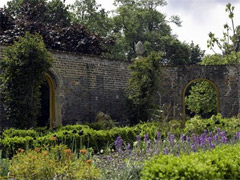 Valentines Mansion & Gardens image