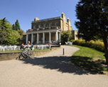 Clissold Park & House image
