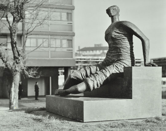 Henry Moore’s Draped Seated Woman returns to the East End image