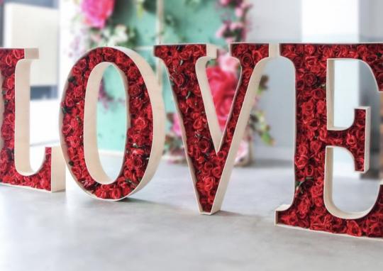 Pop-up Valentines Flower Gifts And Selfie Opportunities image