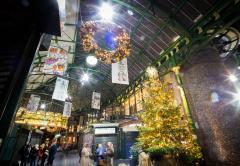 Borough Market Christmas lights switch on image