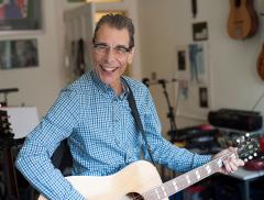 Rab Noakes Celebrates 50 years in music with New EP at Kingsp Place image