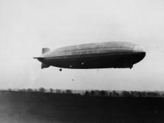Zeppelin! The 'silent raid' of October 1917 image