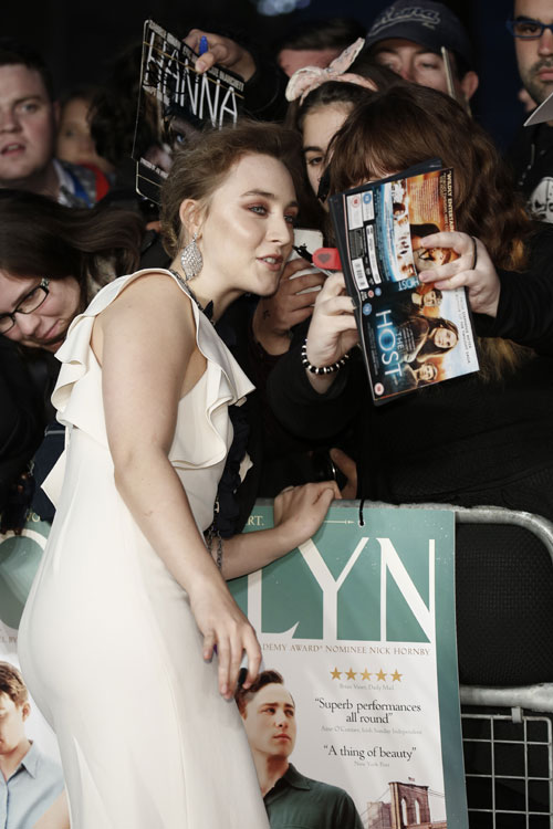 Saoirse Ronan and the crowd