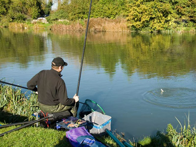 Go fishing on the Thames image