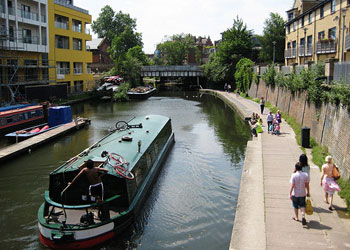 Walk the length of the Regent’s Canal image