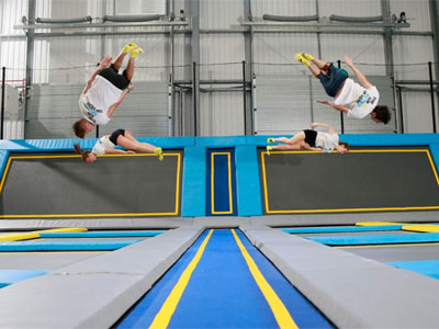 Play basketball on a trampoline image