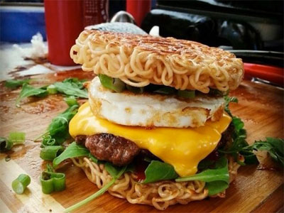 Eat a ramen burger image