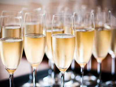Drink at London's first prosecco-only bar image