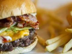 Tommi's Burger Joint image