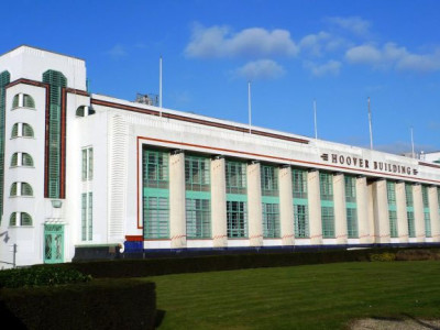 Admire West London's biggest Art Deco landmark image
