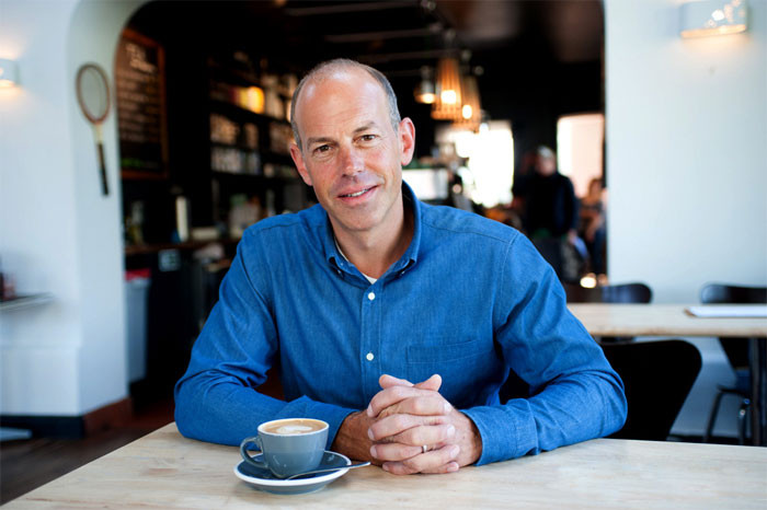 Airtasker and property expert, Phil Spencer help Londoners with their home move picture