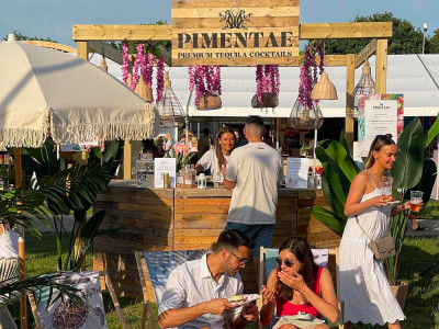 Covent Garden's piazza revellers offered a well deserved tipple image