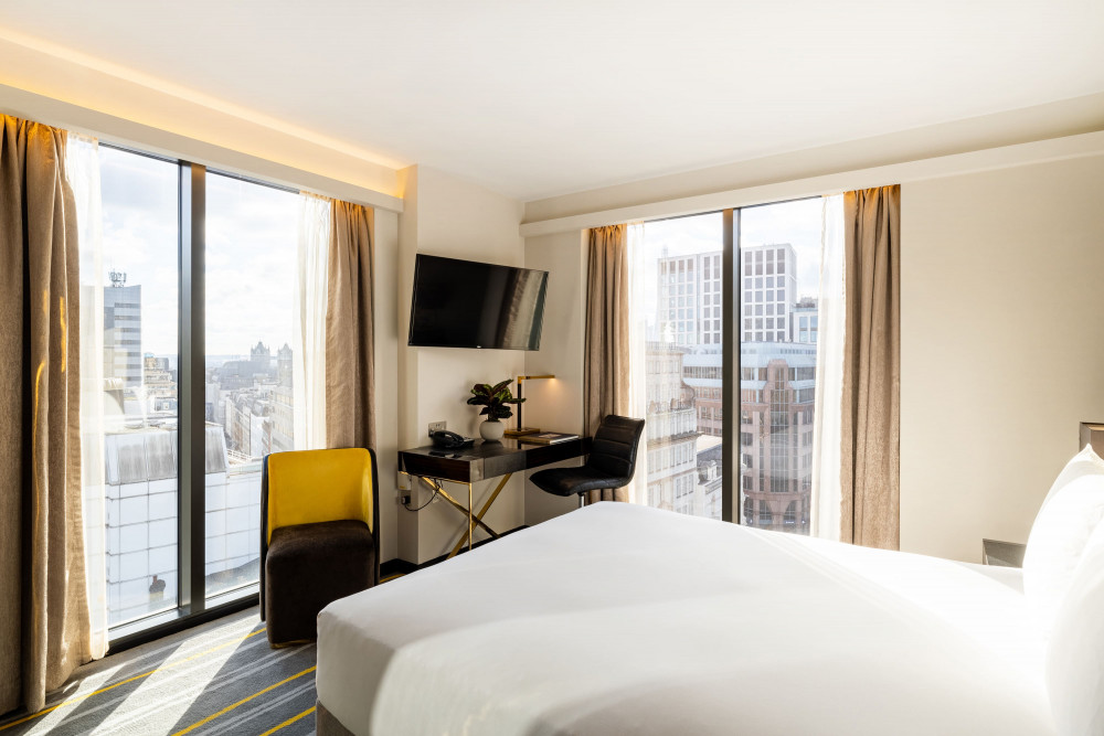 Where To Stay In The Capital: Hotel Saint picture