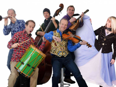 Maddy Prior & The Carnival Band "Carols & Capers image