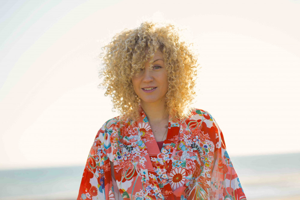 Fiona Bevan: Multi-Platinum Singer-Songwriter "Girl With A Telegraph" EP Release image