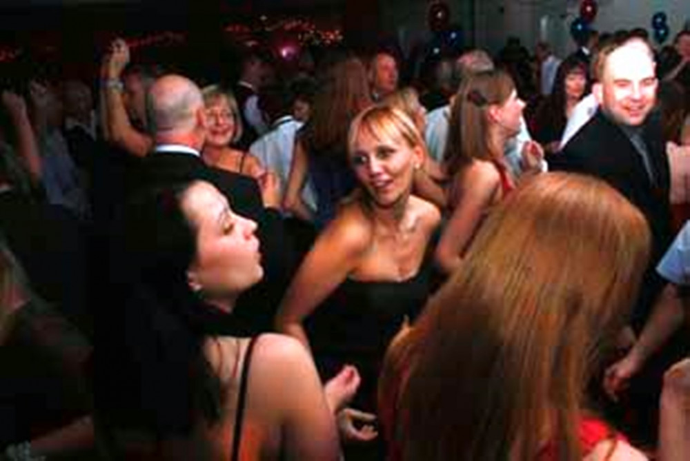 ESHER 35s to 60s Plus Party for Singles & Couples - Friday 8th July image