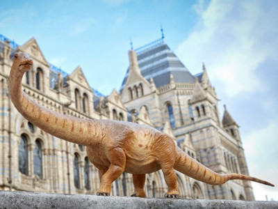 Titanosaur: Life as the Biggest Dinosaur image