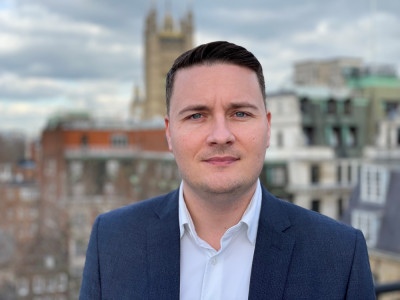 Wes Streeting - One Boy, Two Bills and a Fry Up image