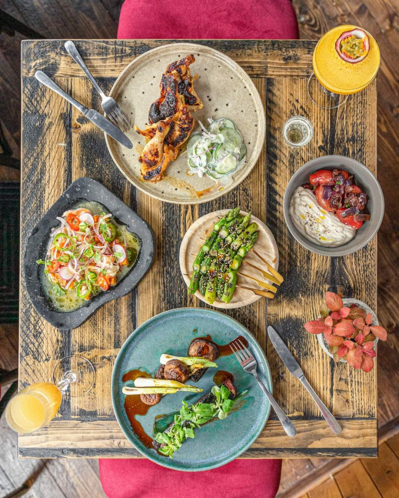 Mera Bar and Restaurant image