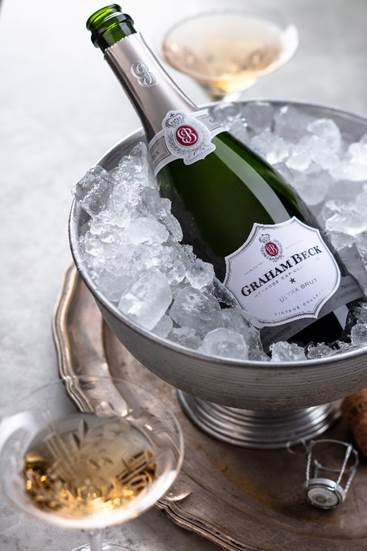 OUR TOP TIPPLES FOR TOASTING YOUR VALENTINE image